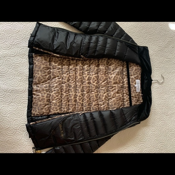 Calvin Klein lightweight puffer jacket - Picture 6 of 6